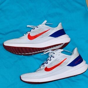 Nike Men's White and Blue Athletic Shoes with Red Accents
